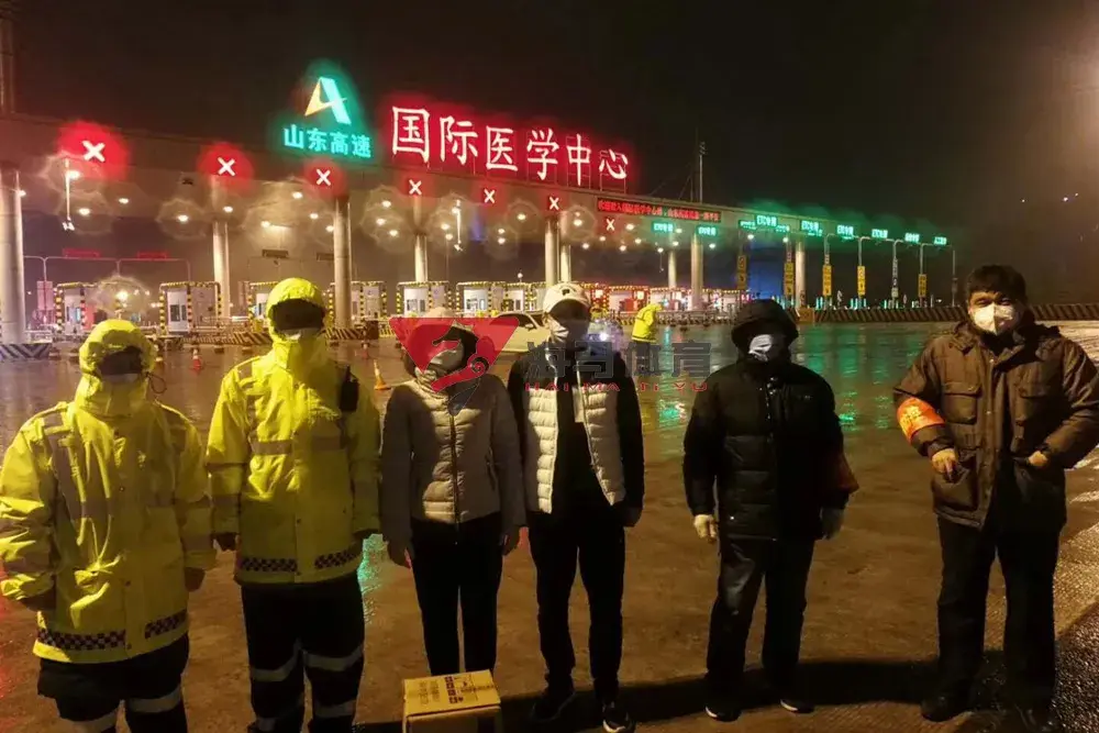 岂曰无衣，与子同裳。人人体育助力槐荫区政协抗击新冠肺炎疫情。